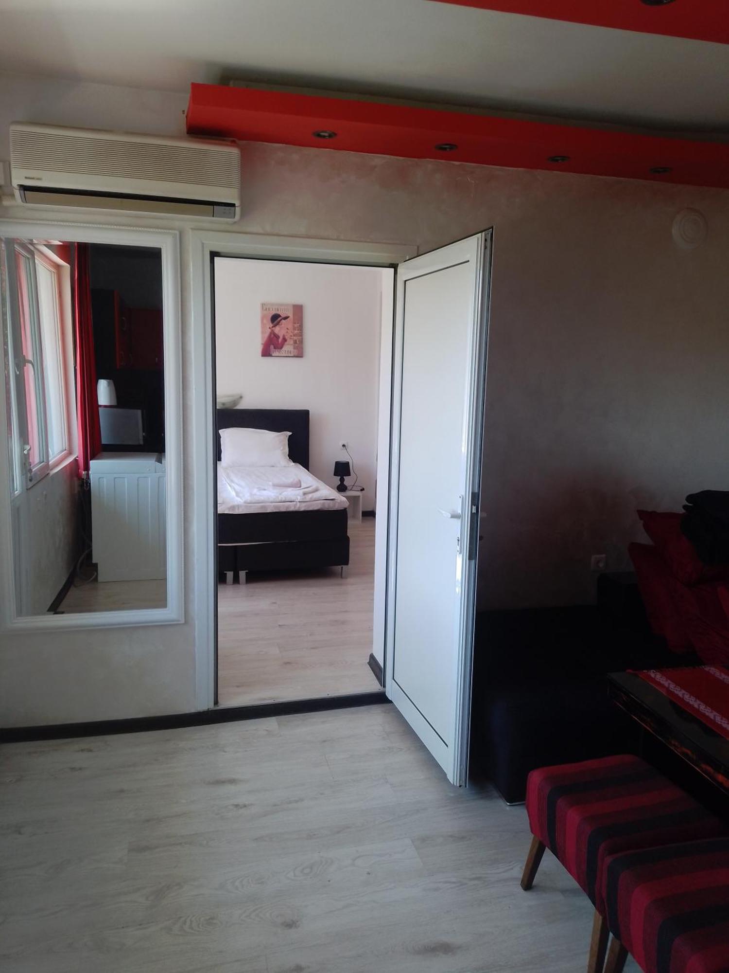 Appartamento Red House Veliko Tărnovo Esterno foto