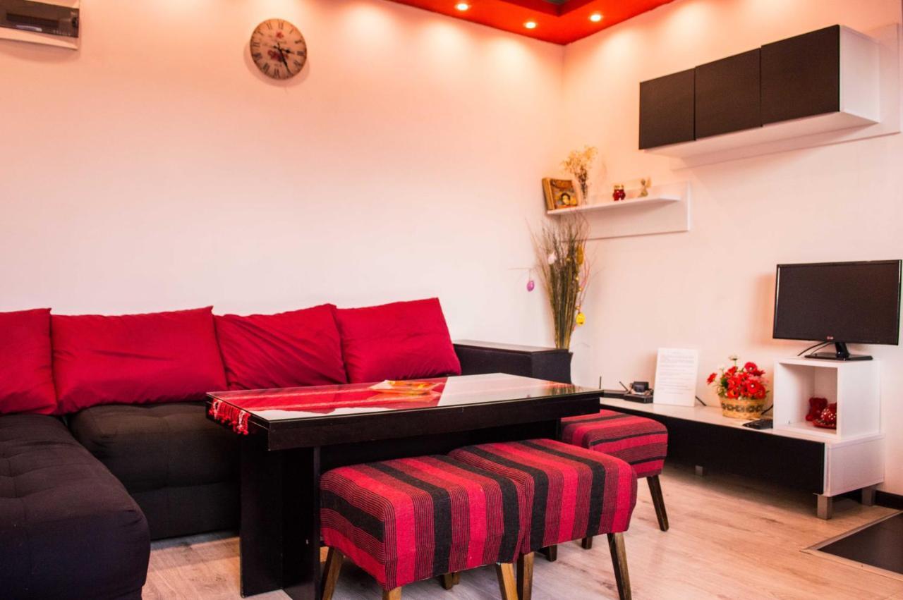 Appartamento Red House Veliko Tărnovo Esterno foto