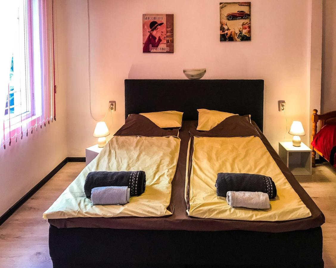 Appartamento Red House Veliko Tărnovo Esterno foto